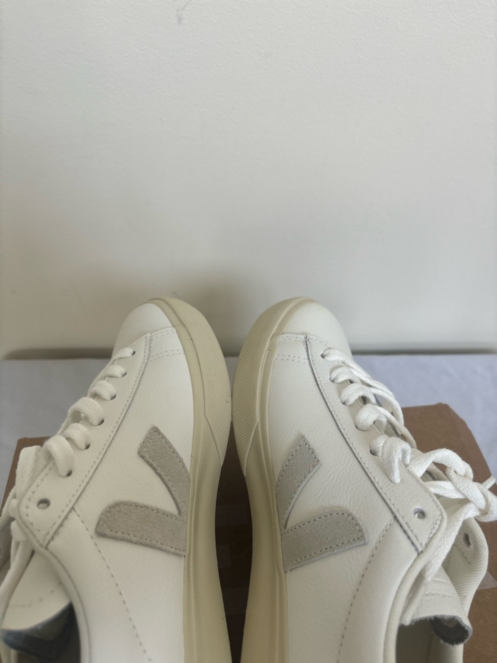 Veja Campo Leather Sneakers Sz8 Eu 39 Extra White/Natural Suede NWB - Picture 6 of 8